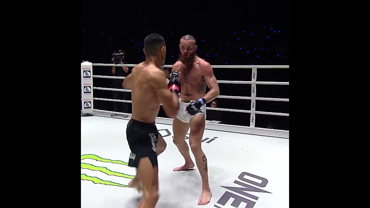 Starting with a BANG  Unbeaten Jean Carlos Pereira kicks off ONE Friday Fights 121 with a big KO!