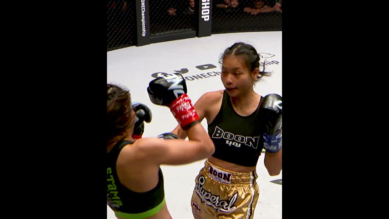 The RAZOR CLOSE kickboxing battle between Stamp and Supergirl
