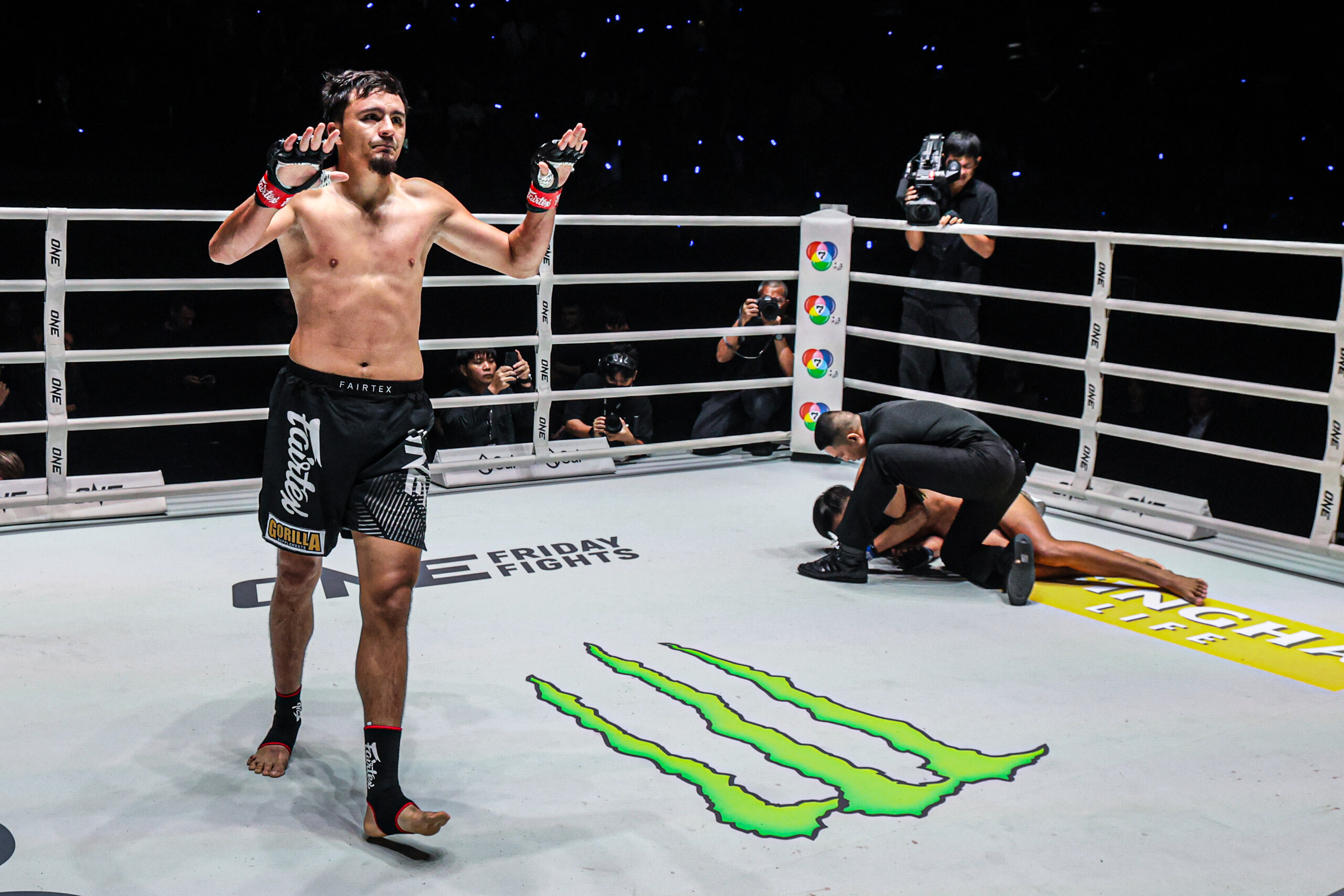 Alaverdi Ramazanov Dernchon Lukjaomaesaithong ONE Friday Fights 124 8