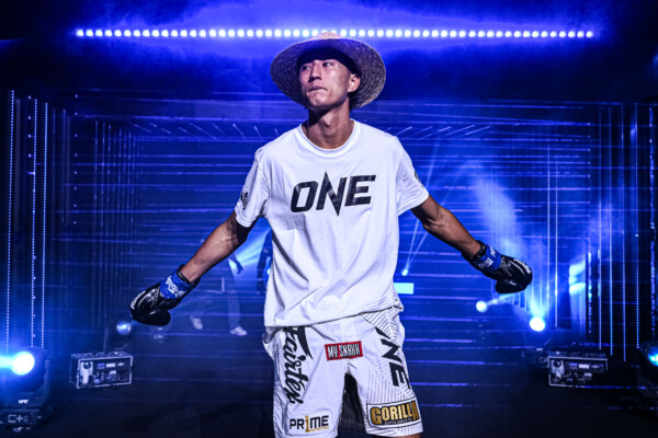 Muay Thai fighter Nabil Anane makes his entrance