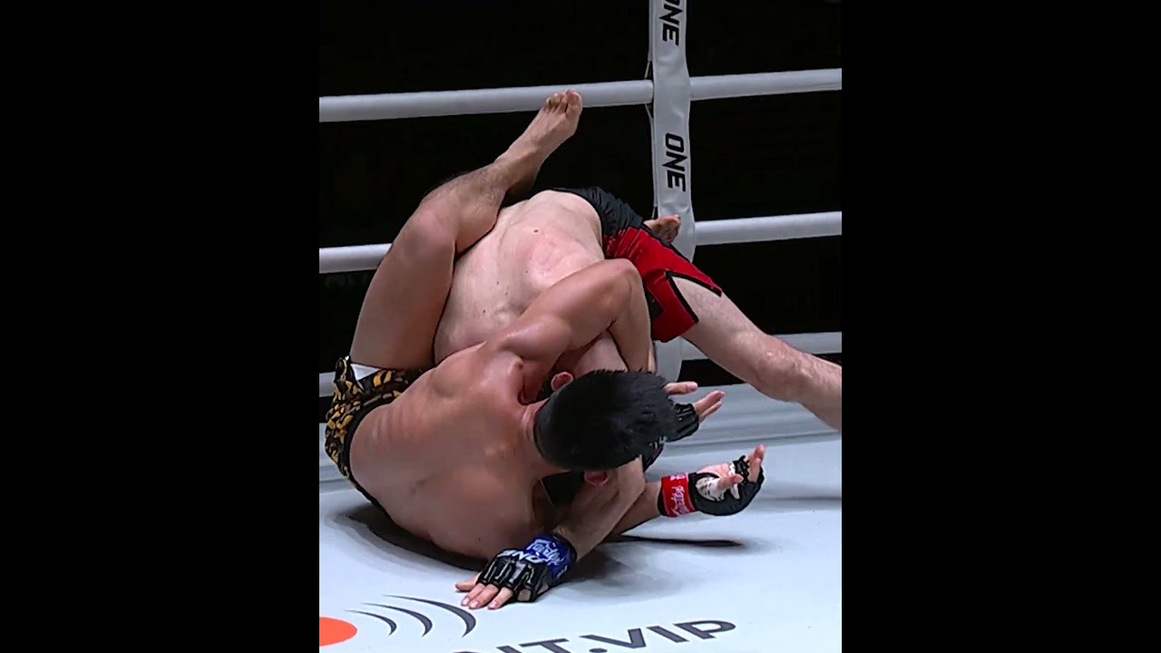 CHAOTIC MMA scrap  Joshua Pacio and Mansur Malachiev were slugging it out!