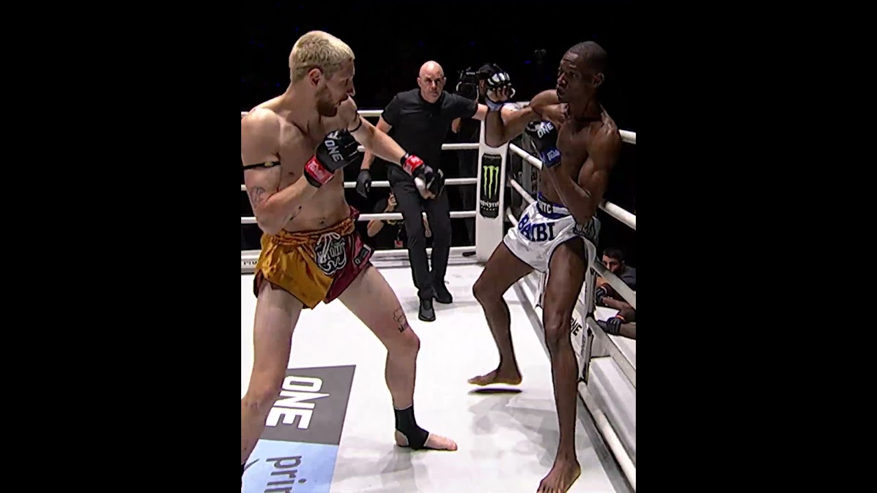 CRAZY Buzzer Beater KO!