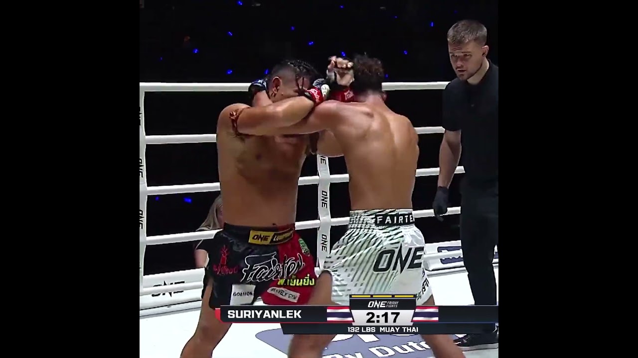 Suriyanlek defeats Decho by unanimous decision after trading three knockdowns in the final frame!