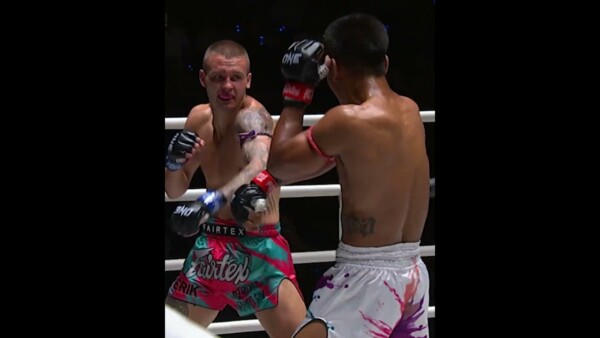 THROWING HEAT  Muay Thai sluggers Shadow and Erik Hehir clashed in an epic featherweight brawl!