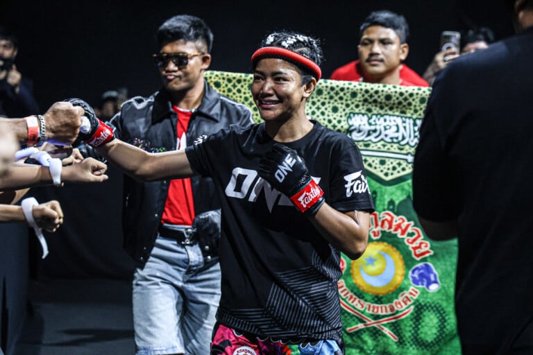 Duangdawnoi Looksaikongdin makes her walks before she faces Kim Townsend at ONE Friday Fights 128