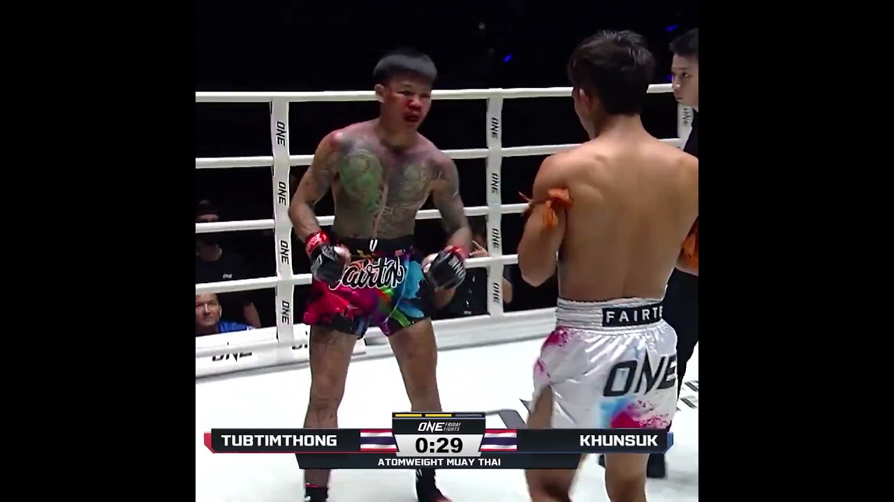 CRAZY finish  Khunsuk unloads on Tumbtimthong for a dramatic second round KO!