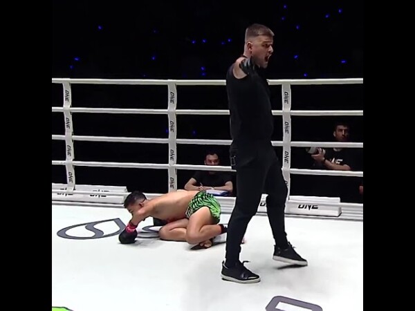 DUELING knockdowns ⚔️ Kazuteru Yamazaki edges Abdelhamid Talbi by unanimous decision!