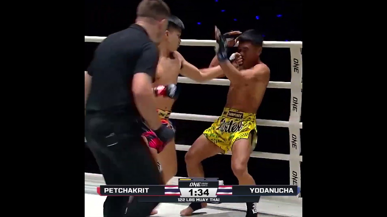 HAT TRICK  Petchakrit drops Yodanucha three times in Round 1 for his third straight KO win!