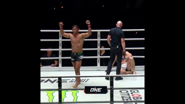 Myanmar icon Aung La N Sang stops Zebaztian Kadestam in an epic retirement bout!