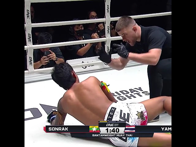 ONE PUNCH KO  Myanmar star Sonrak flattens Yamin in the very first round!