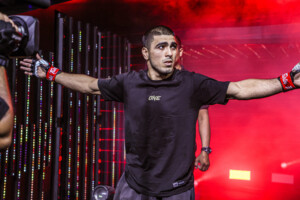 Elbek Alyshov Carlo Bumina ang ONE Fight Night 37 3