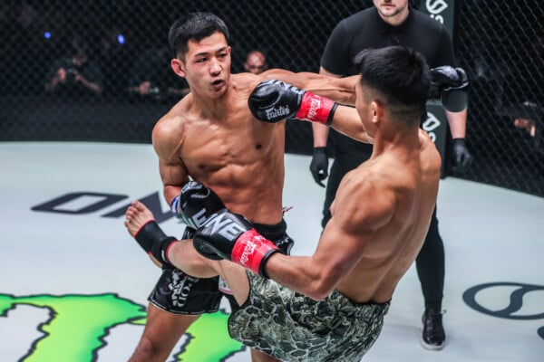 Hiroki Akimoto in action against Wei Rui ONE 173
