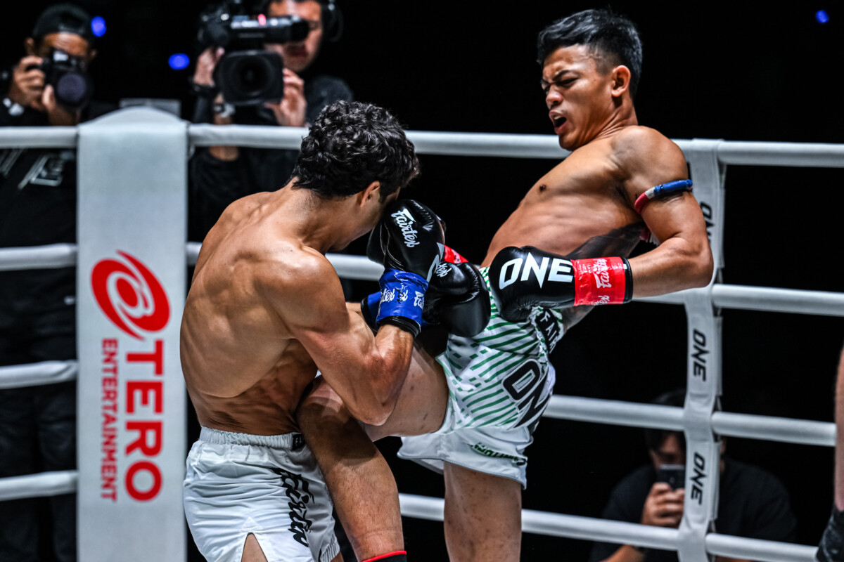 Lamnamoonlek TDed99 defeats Javier Galvez at ONE Friday Fights 135