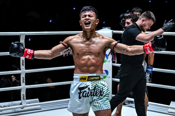 Lamnamoonlek TDed99 defeats Javier Galvez at ONE Friday Fights 135