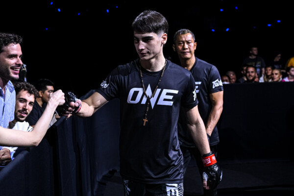 Lenny Blasi enters the ring vs Ilyas Musaev