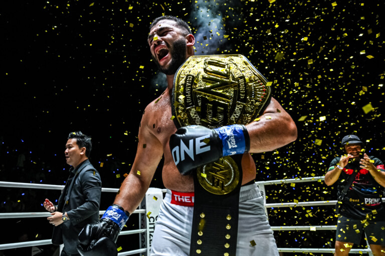 Samet Agdeve wins the World Title.