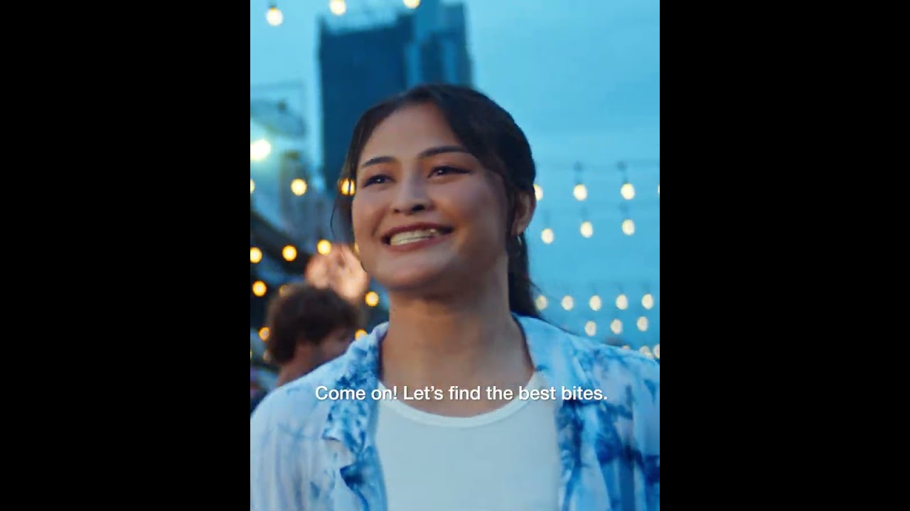 When they’re not throwing strikes, Stamp and Superbon are out enjoying the heart of Thailand!