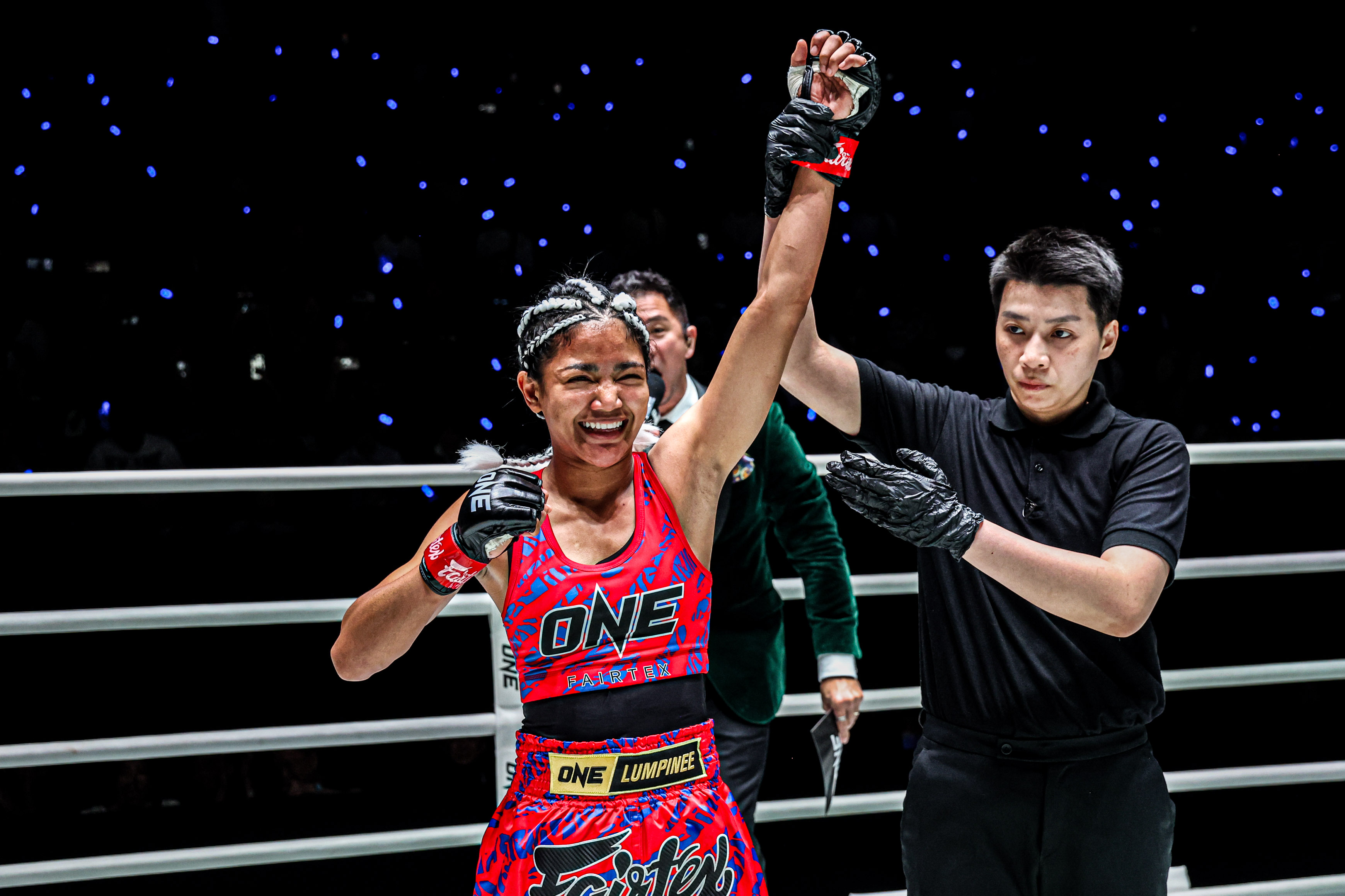 Duangdawnoi Looksaikongdin Regan Gowing ONE Friday Fights 137 9.jpg