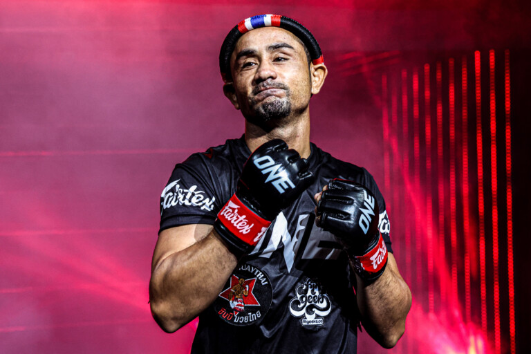 Sam A Gaiyanghadao Jaosuayai Mor Krungthepthonburi ONE Friday Fights 137 2