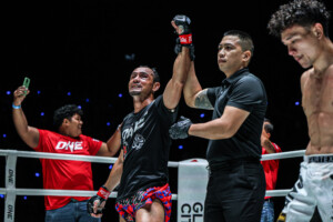 Sam A Gaiyanghadao Jaosuayai Mor Krungthepthonburi ONE Friday Fights 137 9