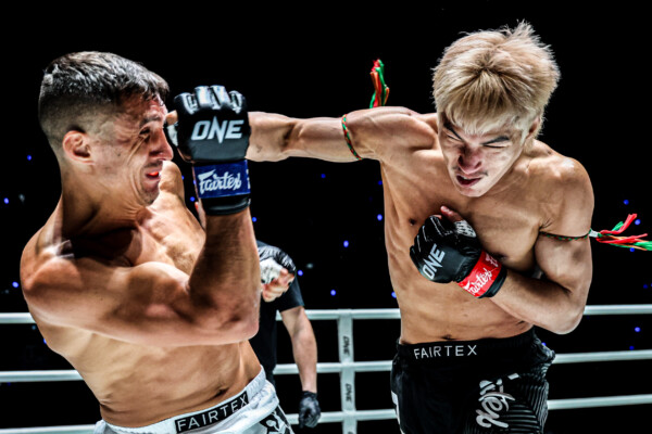 Muay thai fighter Yod-IQ Or Pimolsri punches Alexey Balyko
