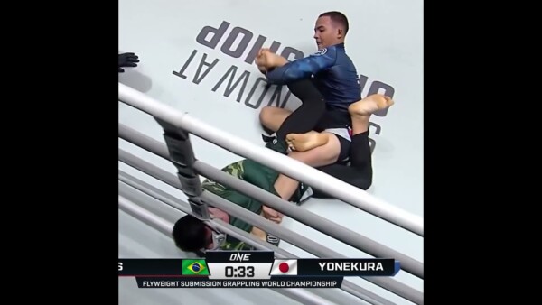 DUELING LEGLOCKS from Diogo Reis and Daiki Yonekura