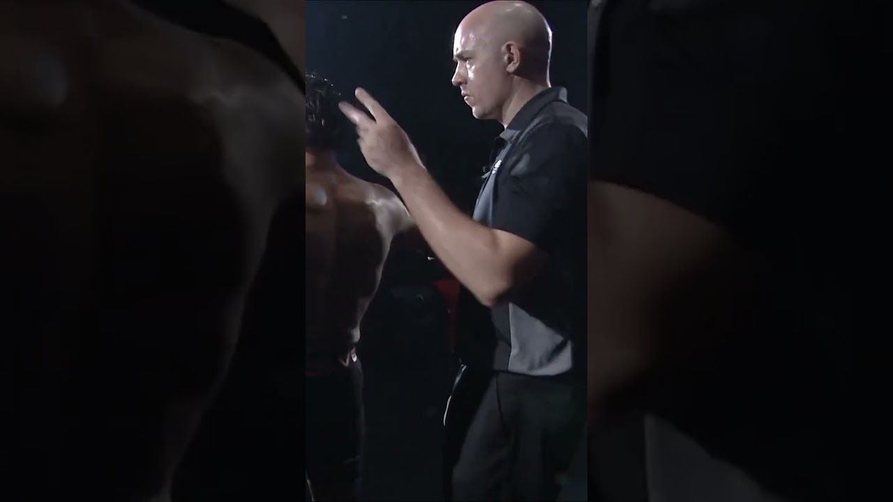 Ref said HOLD UP ✋