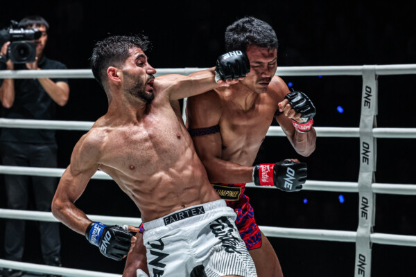 Ayad Albadr Chartpayak Saksatoon ONE Friday Fights 138 7