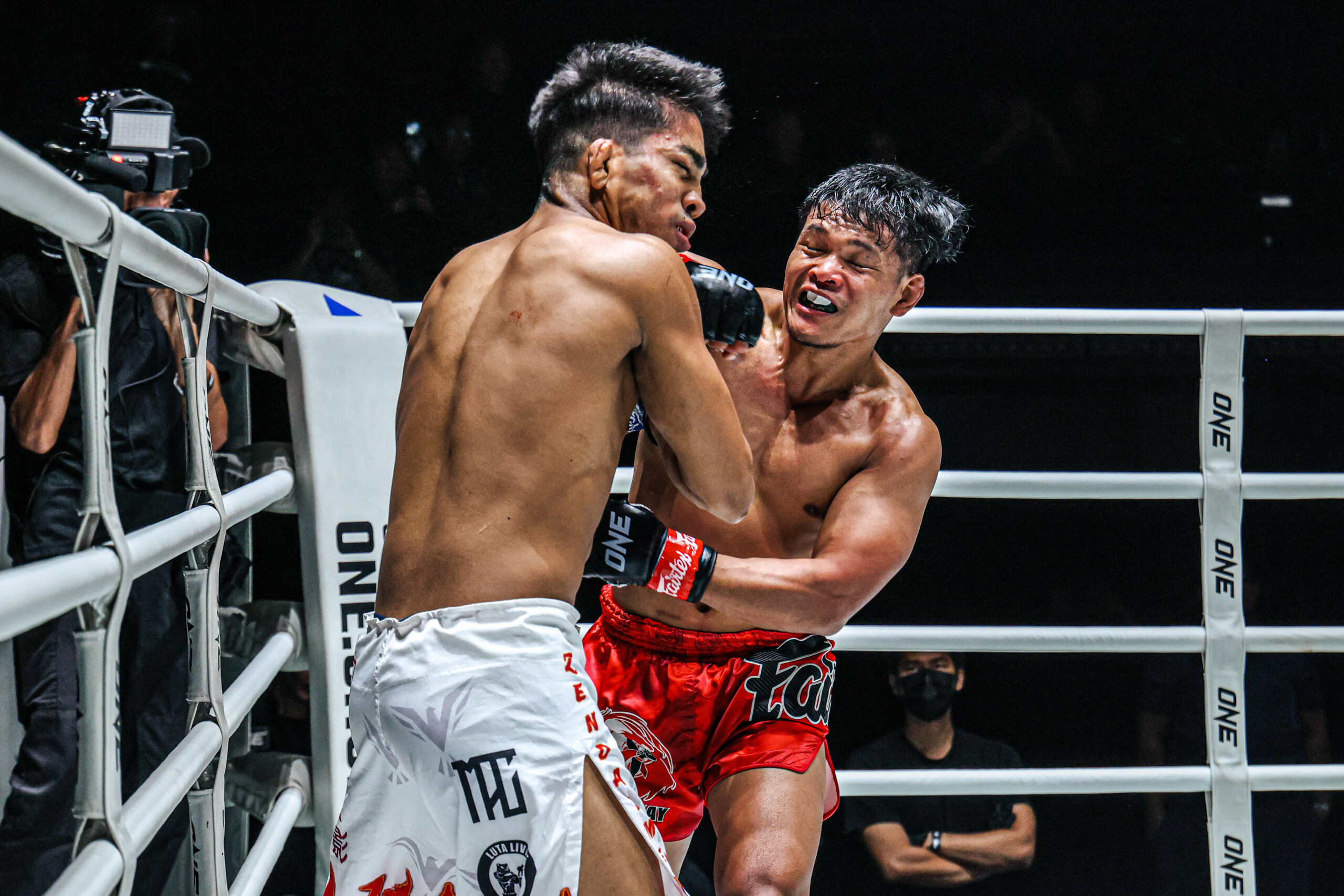 Carlo Bumina ang Marcos Aurelio ONE Fight Night 39 5