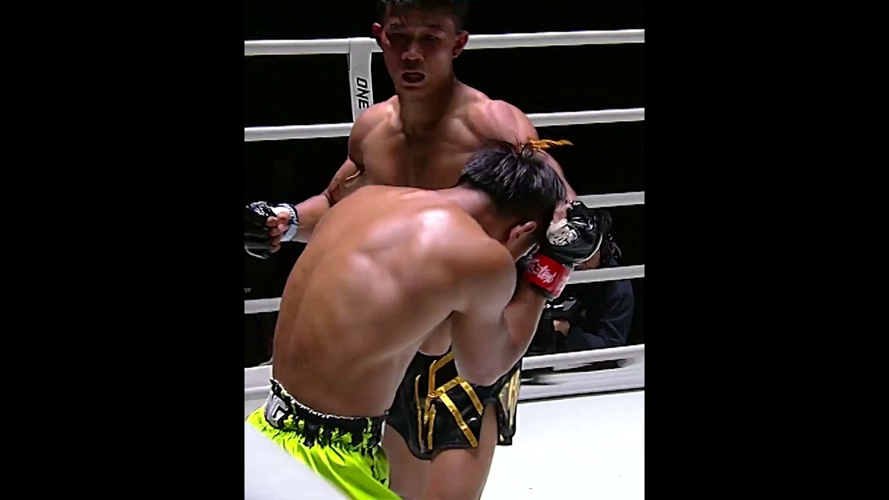 INSANE Muay Thai duel ⚔️ Witness the heated first clash between Songchainoi and Rak!