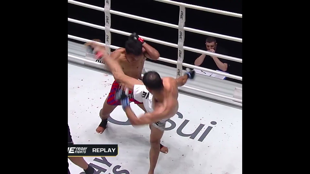 IT'S A TRAP  Ayad Albadr drops Chartpayak with a sneaky spinning elbow!
