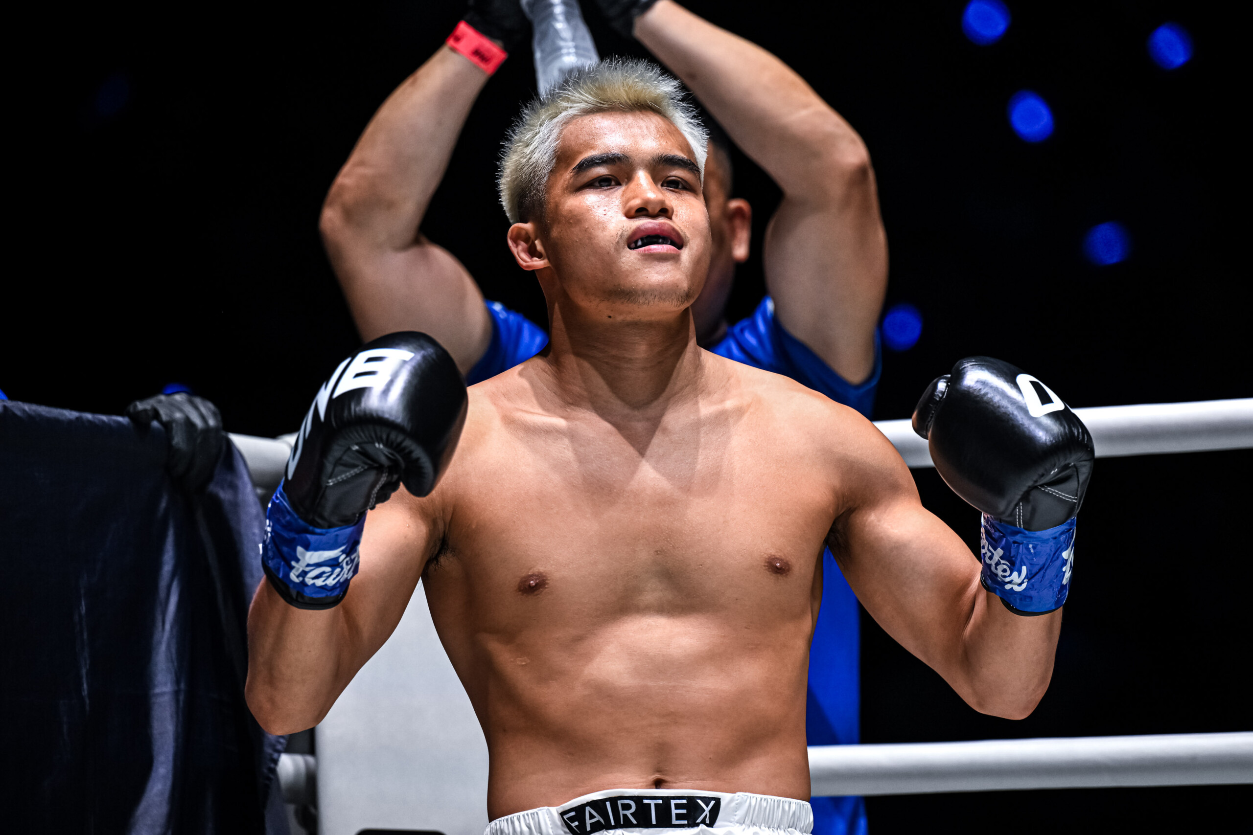 Zhang Peimian gets ready for his fight at ONE Friday Fights 142