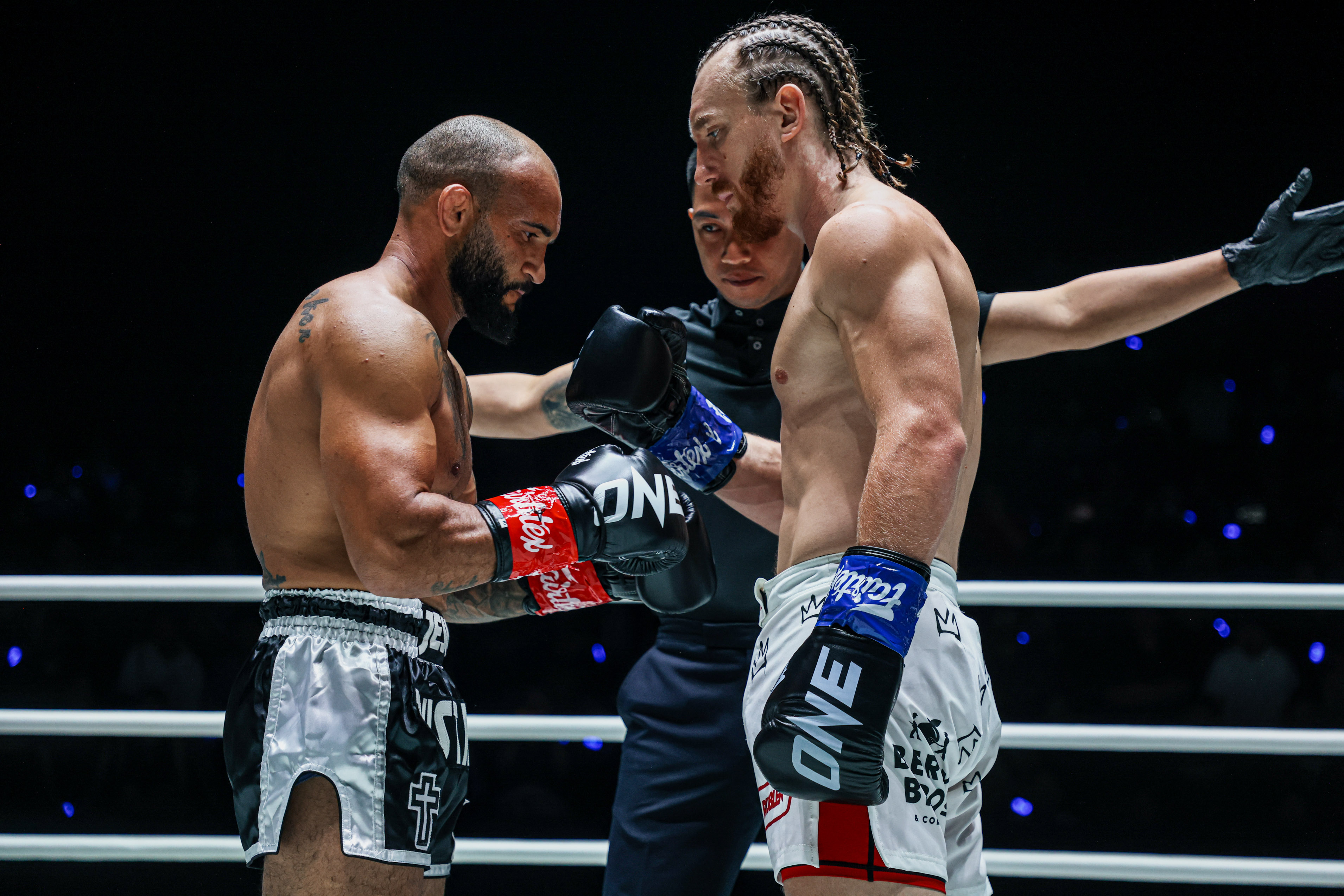 Ben Woolliss John Lineker ONE Fight Night 41 3.jpg