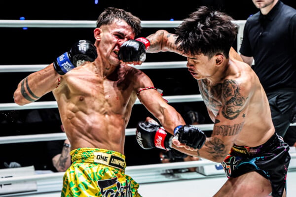 Nontachai Jitmuangnon punches Semih Sah Cindir at ONE Friday Fights 145