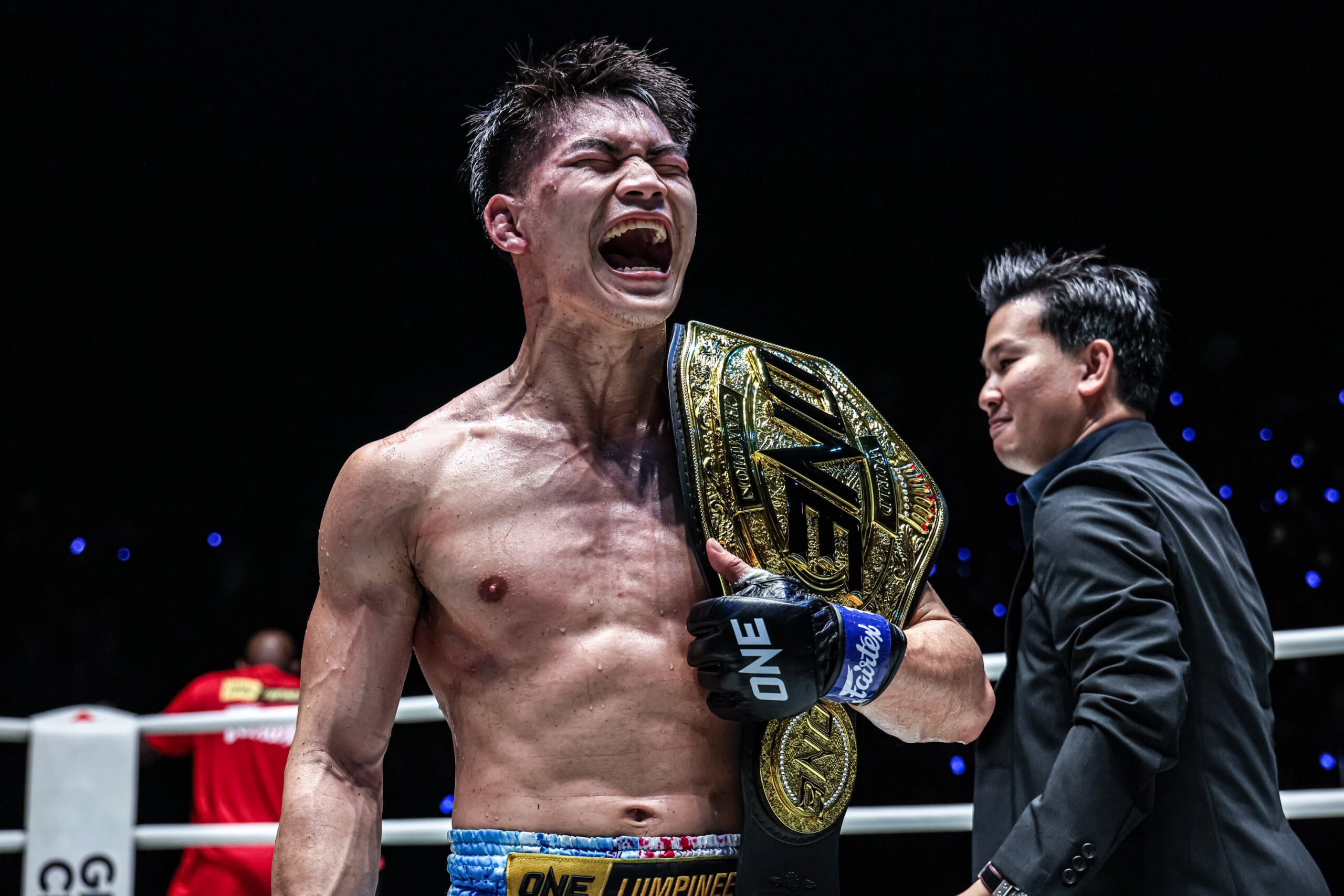 Rambolek Chor Ajalaboon celebrates his ONE World Title victory over Nabil Anane