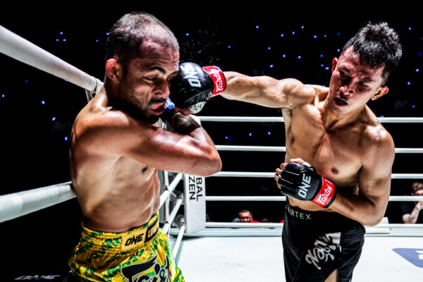 Watcharaphon Laochokcharoen punches Leandro Douglas at ONE Friday Fights 145