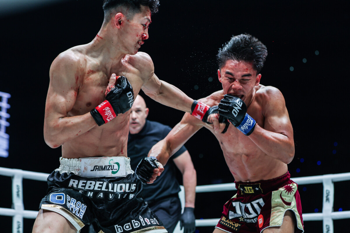 Shimon Yoshinari catches Johan Ghazali with a left to the chin at ONE SAMURAI 1.