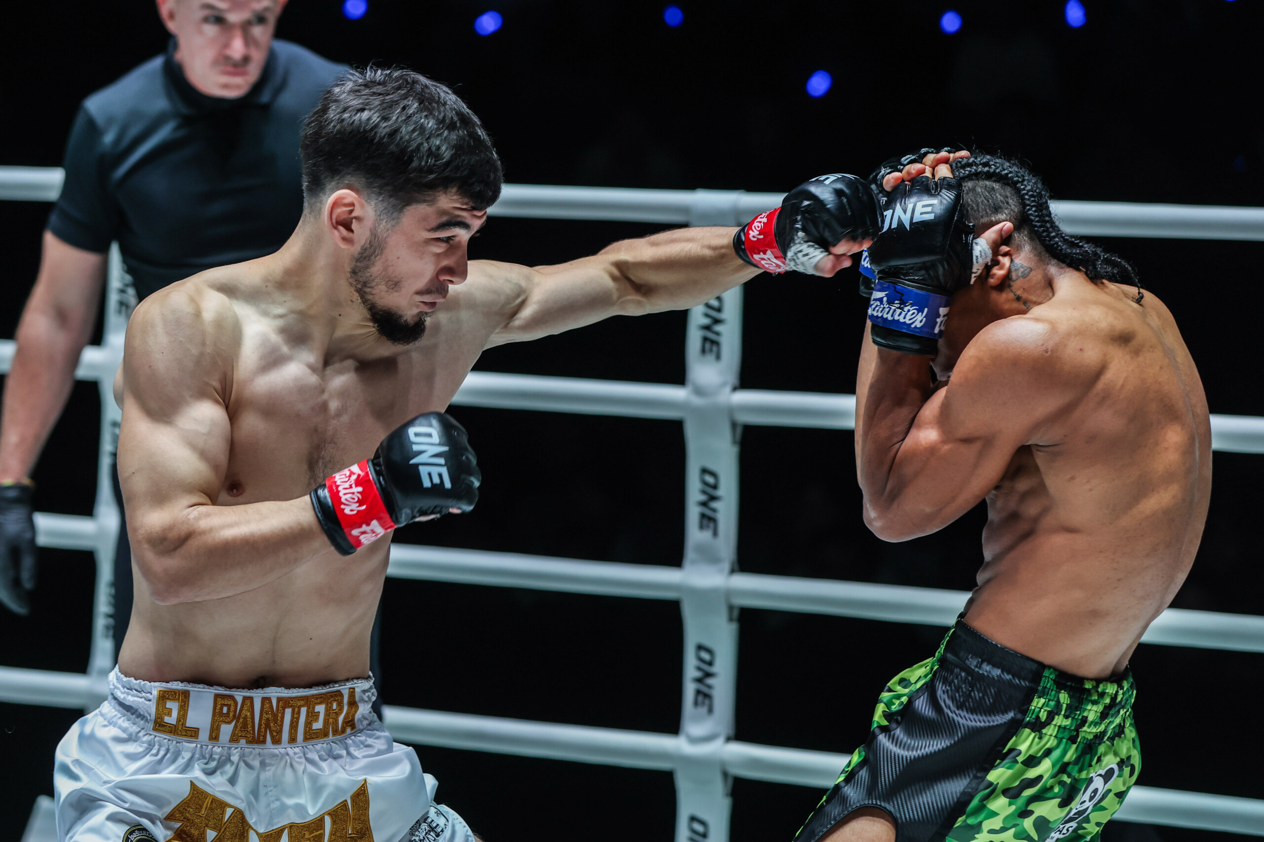 Aslamjon Ortikov punches Jordan Estupinan at ONE Fight Night 43