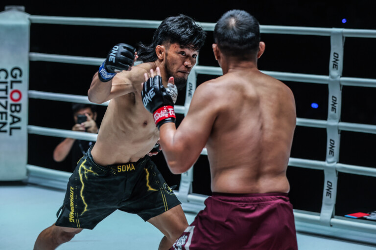 MMA fighter Lito Adiwang punches Eko Roni Saputra at ONE Fight Night 43.