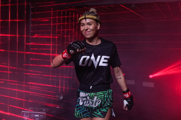 Mia Trevorrow arrives for her fight against Kokoz at The Inner Circle 14