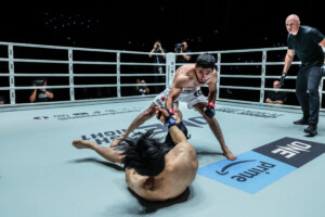 Karen Ghazaryan Hisashi Ezaki ONE Fight Night 44 7