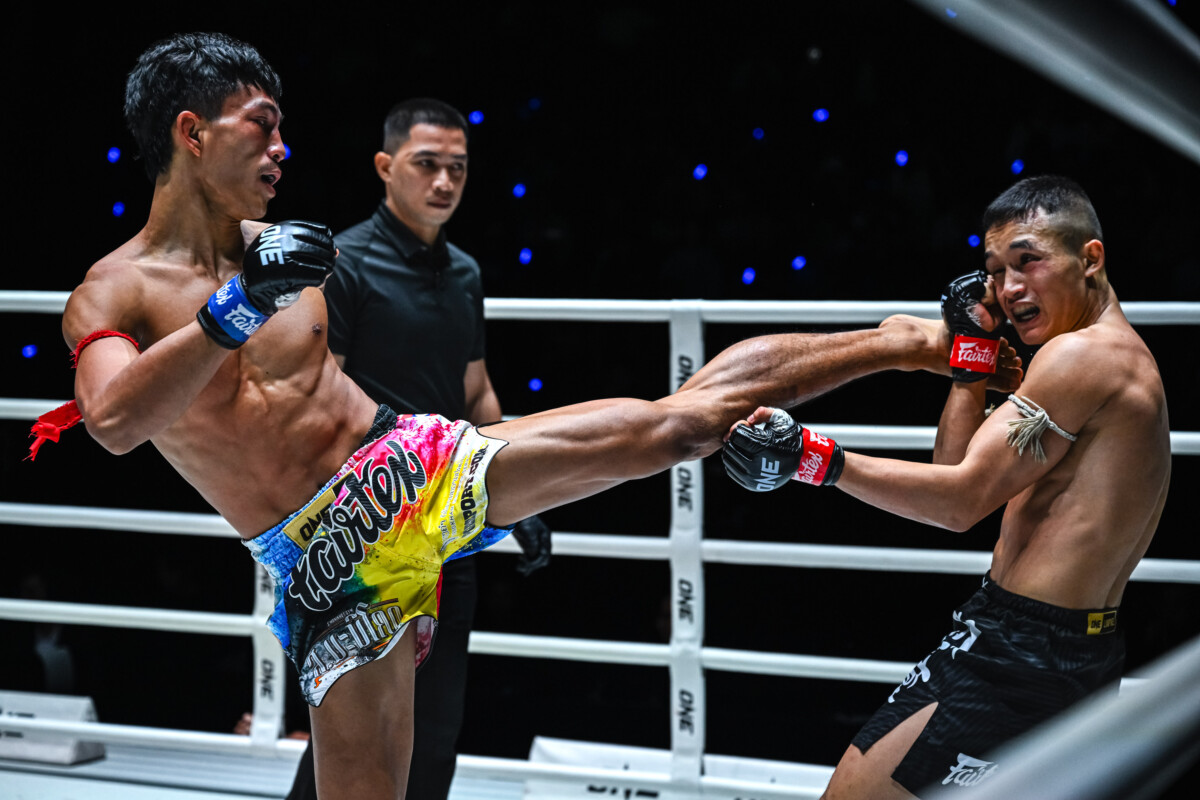 Maisangkum and Petnamkhong in action at ONE Friday Fights 158.