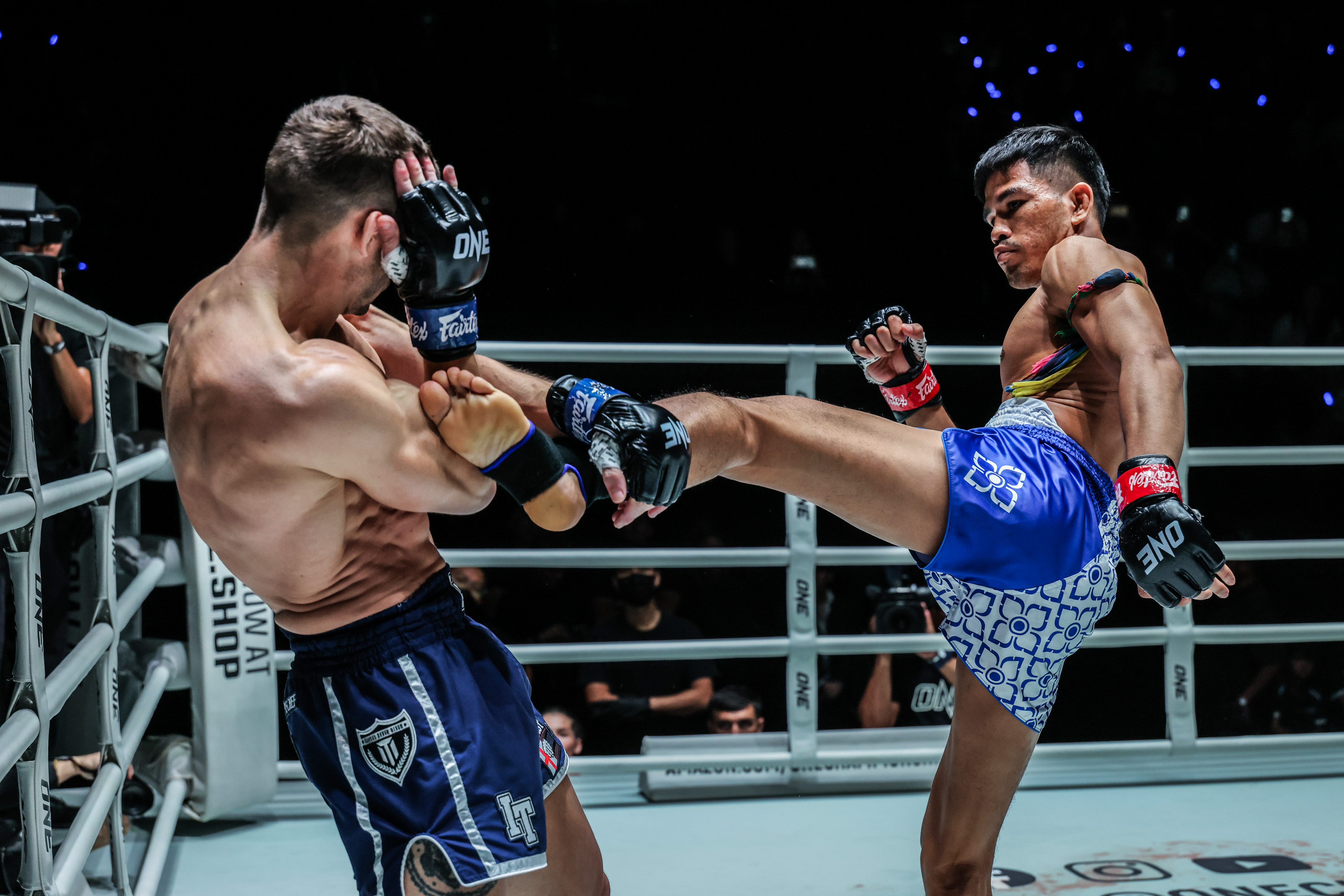 Nakrob Fairtex Jacob Smith ONE Fight Night 44 5.jpg