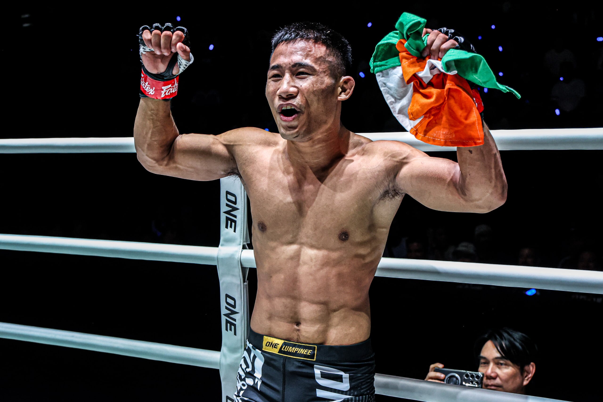 Nazareth “The Northstar” Lalthazuala defeats Jhon “The Protagonist” Brutas via TKO at 4:09 of round one 1