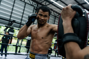Nong O Hama Open Workout The Inner Circle 20 11