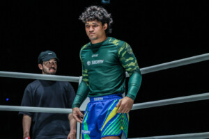 Owen Jones Fabricio Andrey ONE Fight Night 44 5