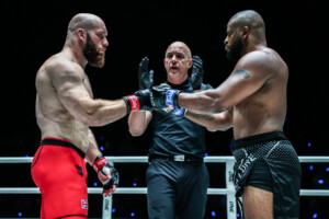 Paul Elliott Regan Upshaw ONE Fight Night 44 3