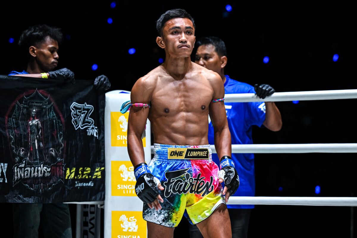 Petsuphan Lookmuangpetch stands in the corner during his match against Rawee Puanpratuphee at ONE Friday Fights 158