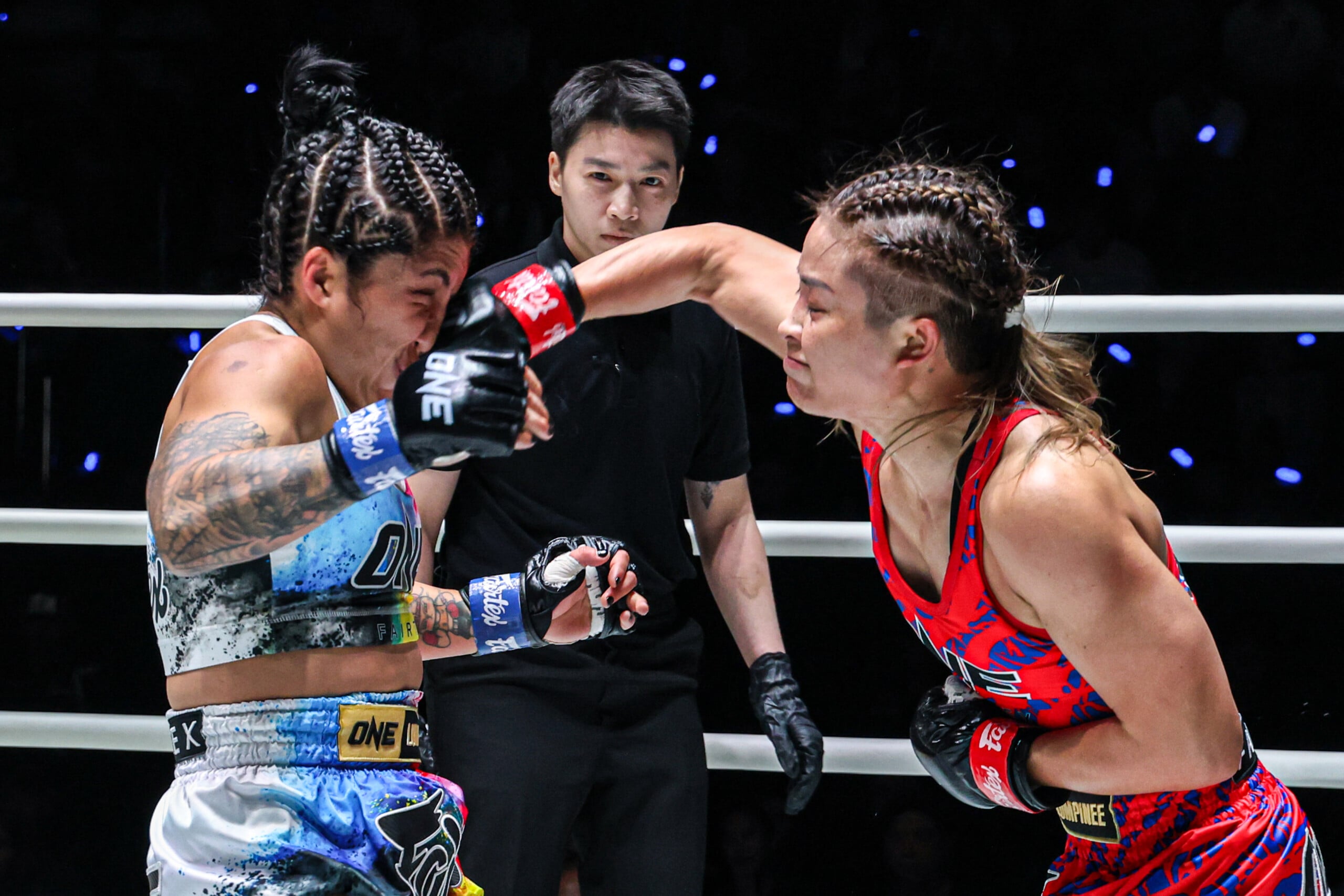 Muay Thai superstar Stamp Fairtex punches Cynthia Flores