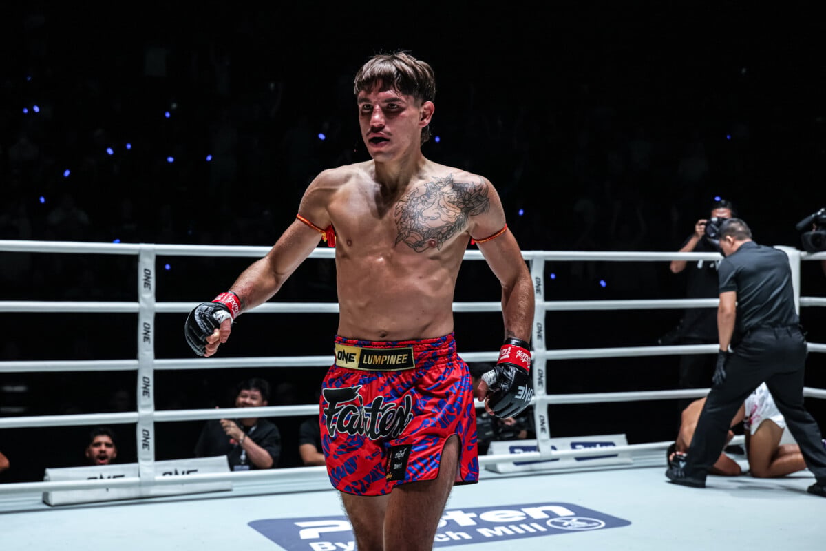 Xavier Gonzalez poses against Chatanan Sor Jor Joyprajin ONE Friday Fights 159 4
